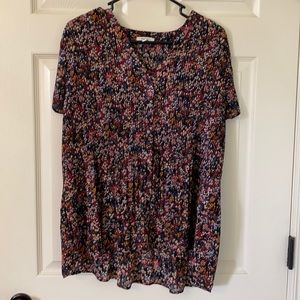 Pelione short sleeve blouse with floral pattern